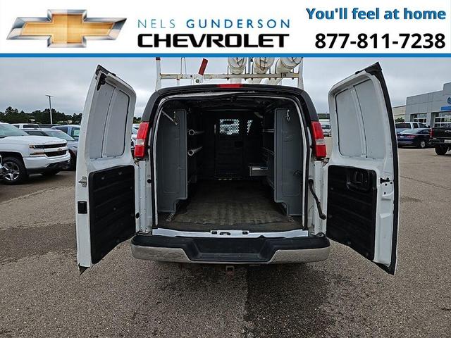 Photo of 2016 Summit White Chevrolet Express 3500