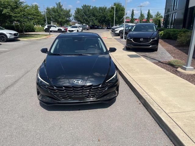 Photo of 2021 Phantom Black Hyundai ELANTRA