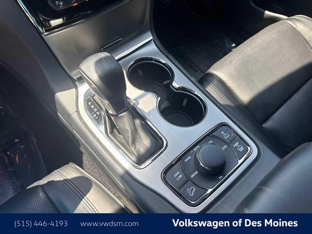 Photo of 2020 Slate Blue Pearlcoat Jeep Grand Cherokee