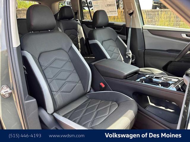 Photo of 2025 Avocado Green Pearl Volkswagen Atlas