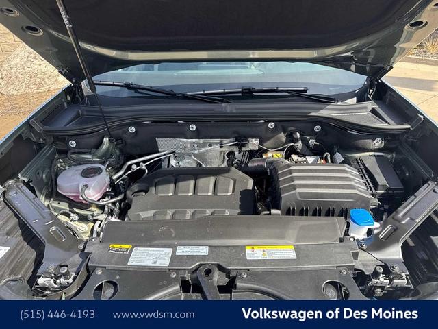 Photo of 2025 Avocado Green Pearl Volkswagen Atlas
