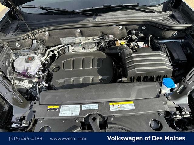 Photo of 2025 Platinum Gray Metallic Volkswagen Atlas