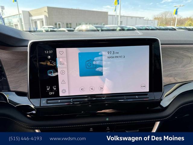 Photo of 2025 Platinum Gray Metallic Volkswagen Atlas