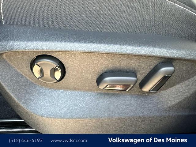 Photo of 2025 Platinum Gray Metallic Volkswagen Atlas