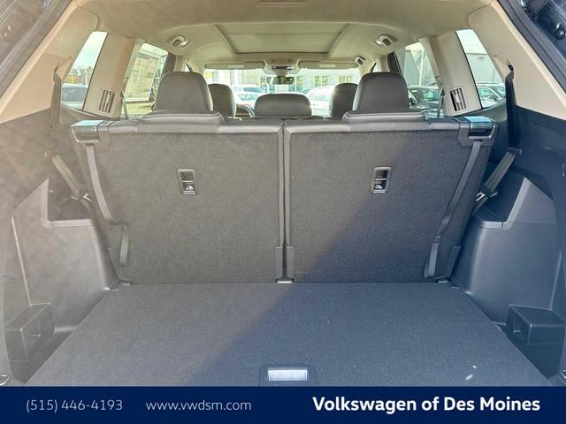 Photo of 2025 Platinum Gray Metallic Volkswagen Atlas