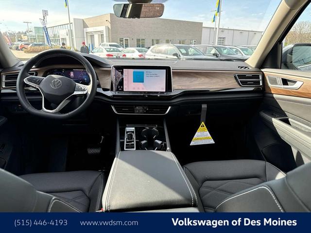 Photo of 2025 Platinum Gray Metallic Volkswagen Atlas
