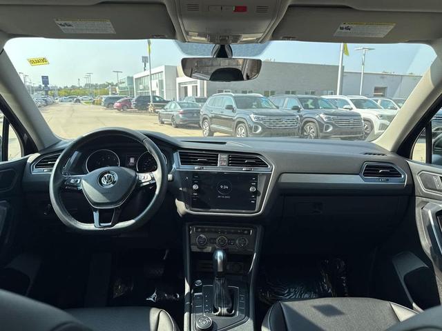 Photo of 2021 Deep Black Pearl Volkswagen Tiguan
