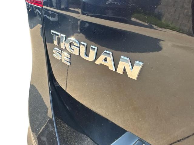 Photo of 2021 Deep Black Pearl Volkswagen Tiguan