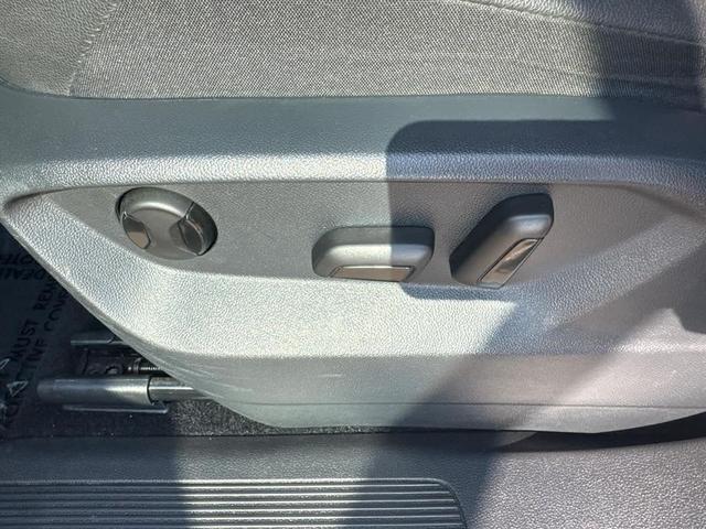 Photo of 2021 Deep Black Pearl Volkswagen Tiguan