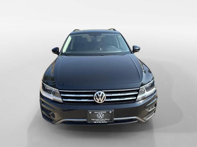 Photo of 2021 Deep Black Pearl Volkswagen Tiguan