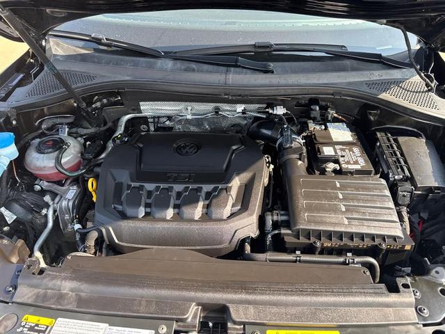 Photo of 2021 Deep Black Pearl Volkswagen Tiguan