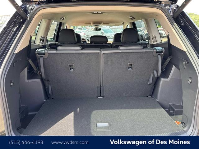 Photo of 2025 Deep Black Pearl Volkswagen Atlas