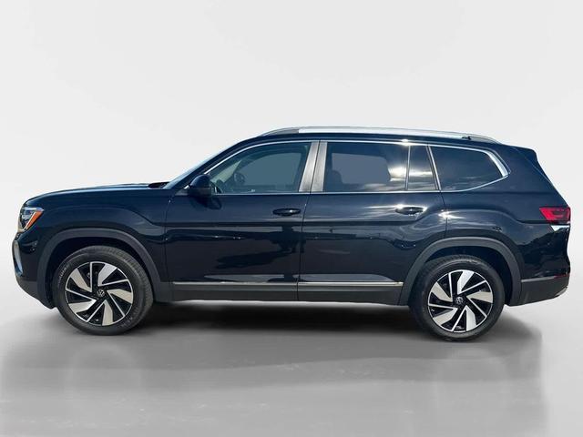 Photo of 2024 Deep Black Pearl Volkswagen Atlas