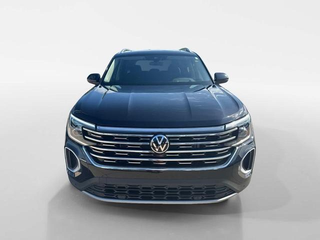 Photo of 2024 Deep Black Pearl Volkswagen Atlas