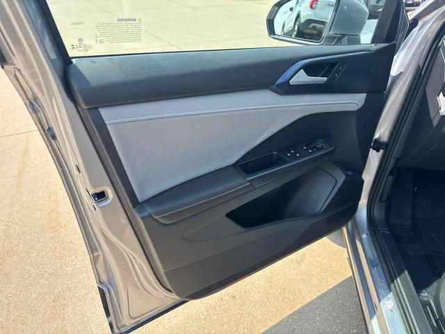 Photo of 2024 Pyrite Silver Metallic Volkswagen Taos