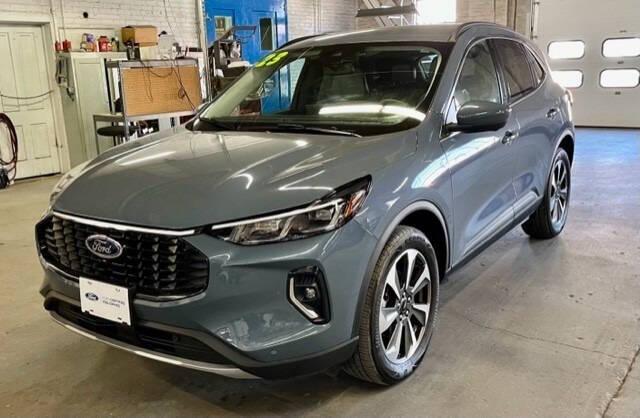 Photo of 2023 VAPOR BLUE METALLIC Ford Escape