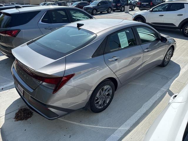 Photo of 2024 Fluid Metal Hyundai ELANTRA