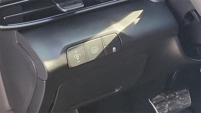 Photo of 2025 Serenity White Hyundai ELANTRA