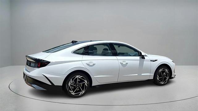 Photo of 2026 Serenity White Hyundai SONATA