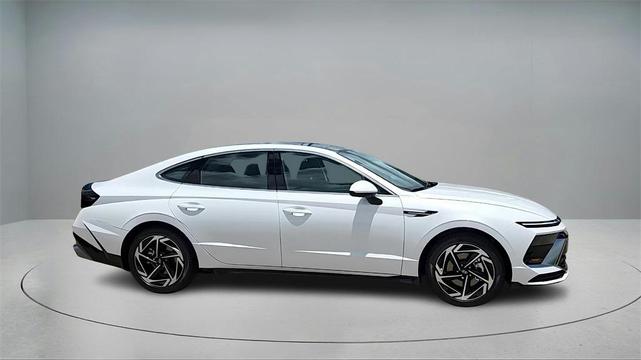 Photo of 2026 Serenity White Hyundai SONATA