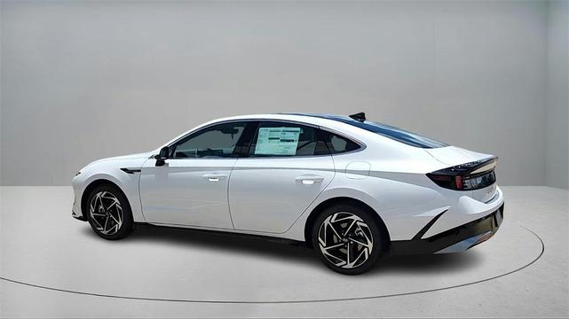 Photo of 2026 Serenity White Hyundai SONATA