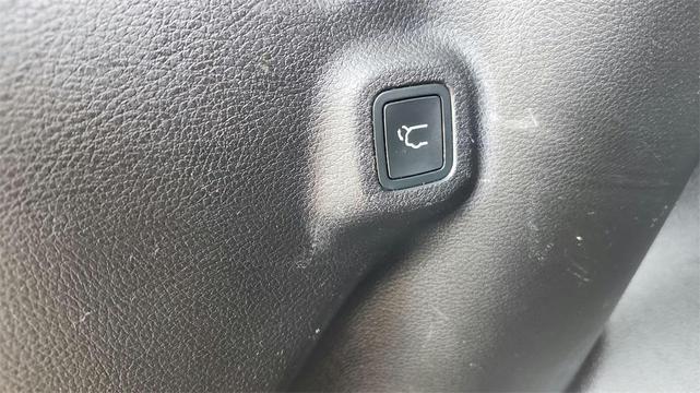 Photo of 2017 White Clearcoat Jeep New Compass