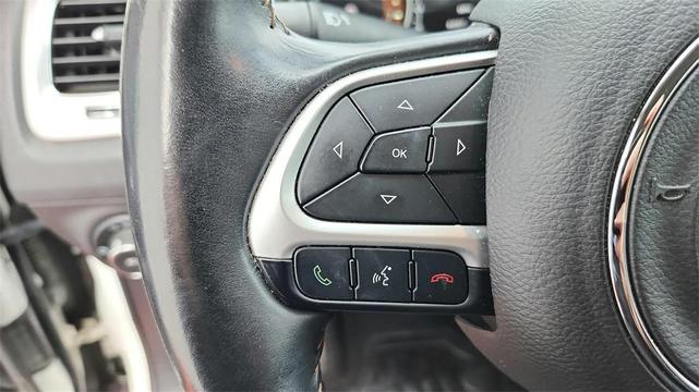 Photo of 2017 White Clearcoat Jeep New Compass