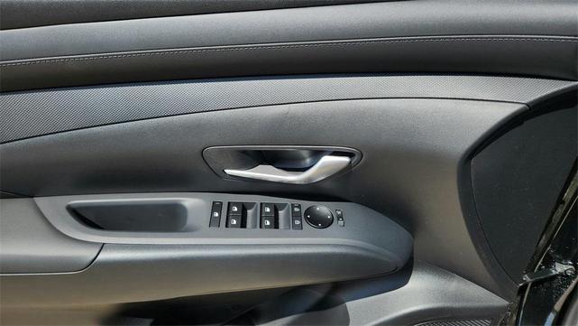 Photo of 2025 Phantom Black Hyundai SANTA CRUZ