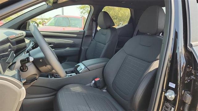 Photo of 2025 Phantom Black Hyundai SANTA CRUZ