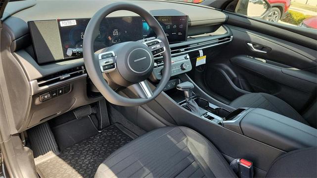Photo of 2025 Phantom Black Hyundai SANTA CRUZ