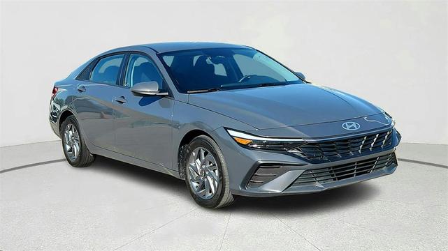 Photo of 2024 Amazon Gray Hyundai ELANTRA