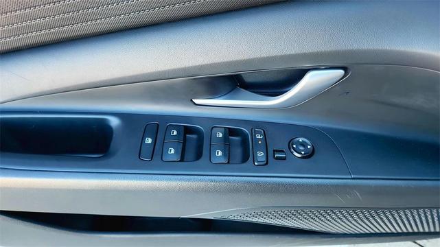 Photo of 2024 Amazon Gray Hyundai ELANTRA