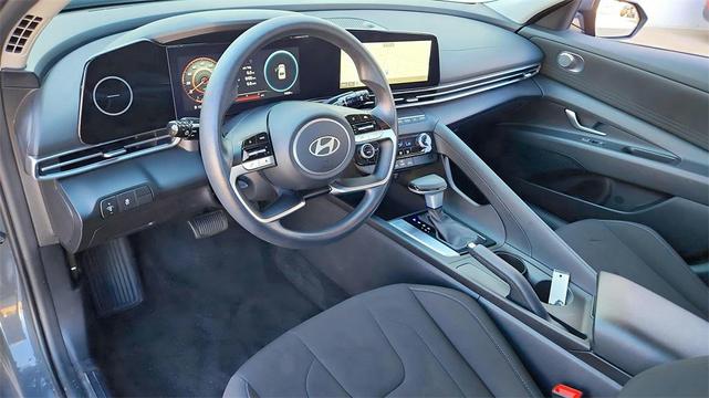 Photo of 2024 Amazon Gray Hyundai ELANTRA
