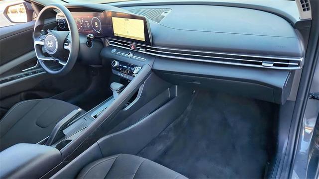 Photo of 2024 Amazon Gray Hyundai ELANTRA