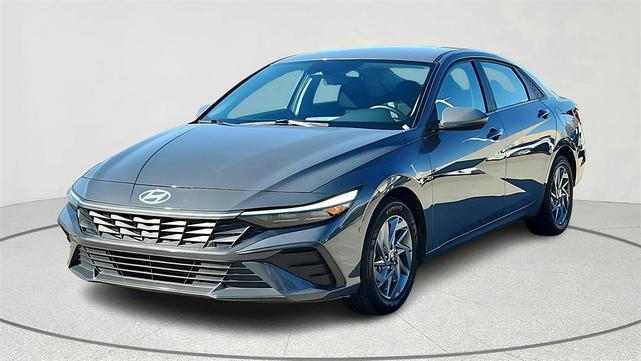 Photo of 2024 Amazon Gray Hyundai ELANTRA