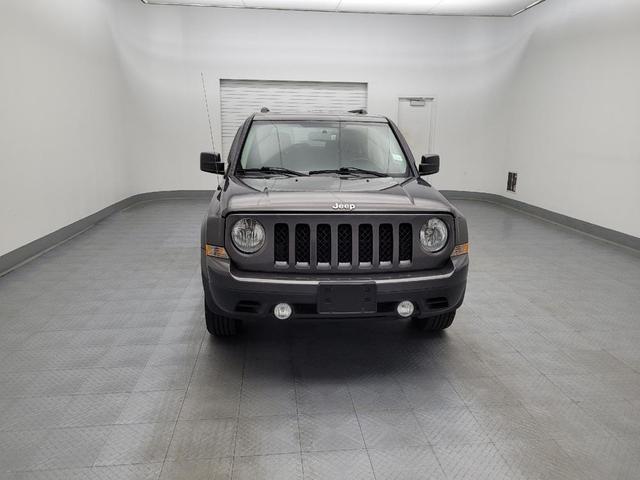Photo of 2016 Gray Jeep Patriot