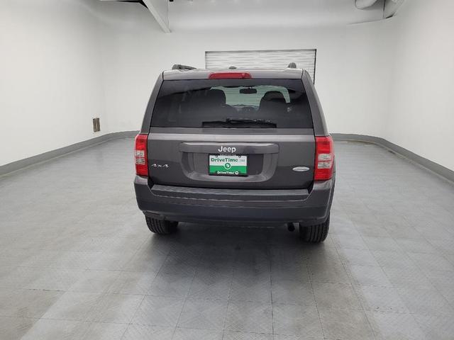 Photo of 2016 Gray Jeep Patriot