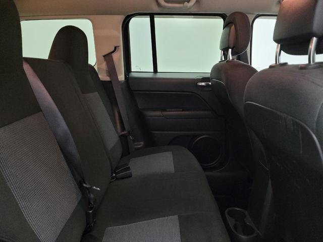 Photo of 2016 Gray Jeep Patriot