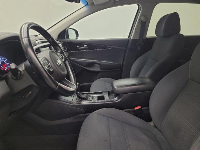 Photo of 2017 Ebony Black Kia Sorento