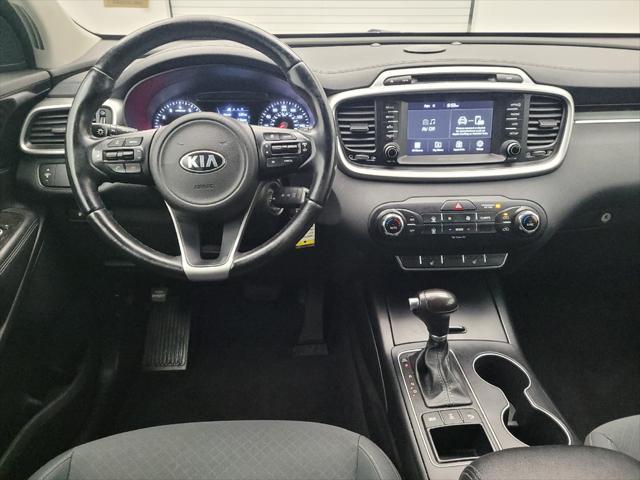 Photo of 2017 Ebony Black Kia Sorento