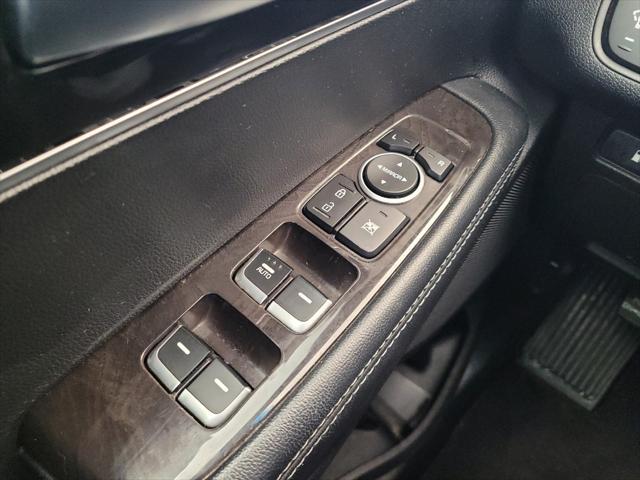 Photo of 2017 Ebony Black Kia Sorento