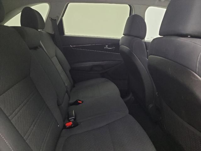 Photo of 2017 Ebony Black Kia Sorento