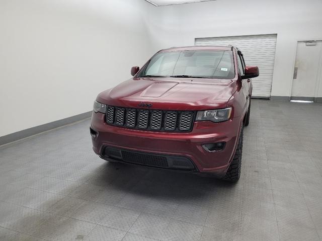 Photo of 2018 Velvet Red Pearlcoat Jeep Grand Cherokee