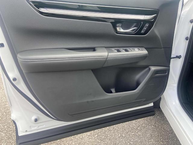 Photo of 2026 Platinum White Honda CR-V