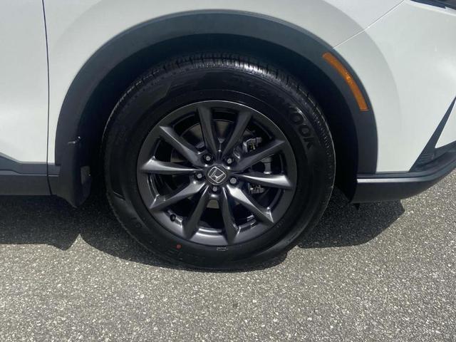 Photo of 2026 Platinum White Honda CR-V