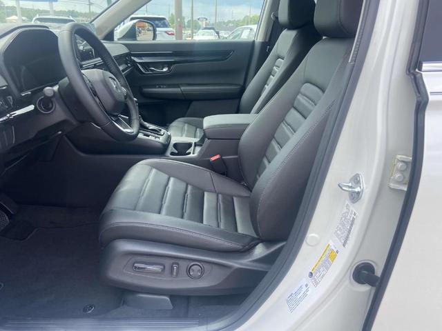 Photo of 2026 Platinum White Honda CR-V