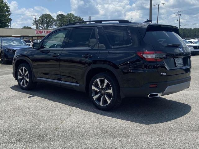 Photo of 2025 Crystal Black Honda Pilot