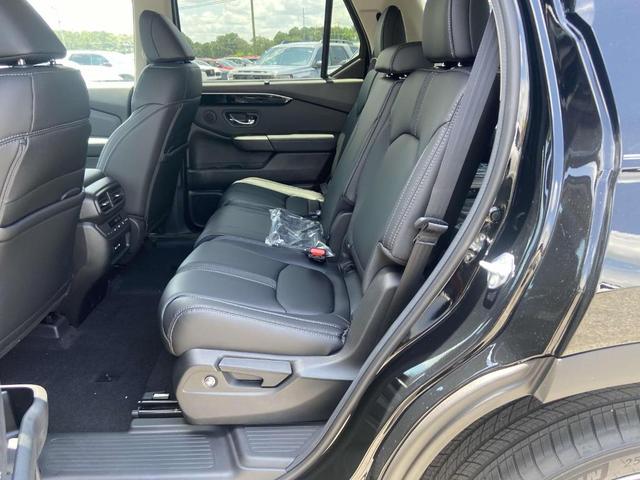 Photo of 2025 Crystal Black Honda Pilot