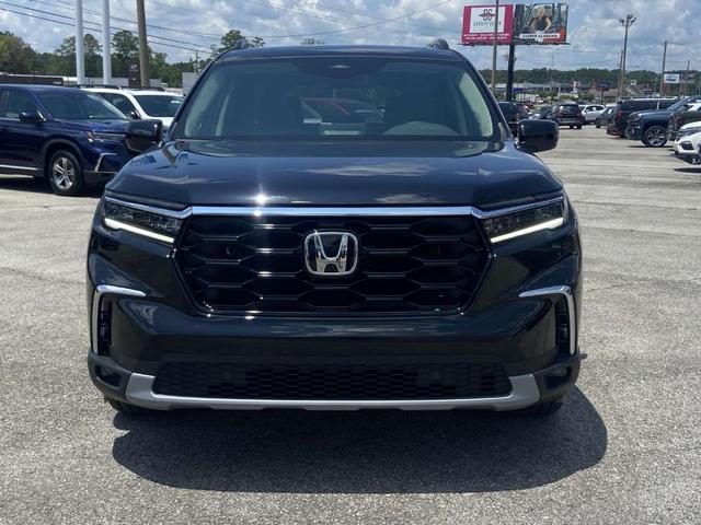 Photo of 2025 Crystal Black Honda Pilot