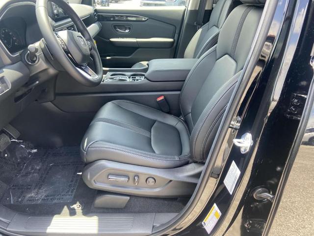 Photo of 2025 Crystal Black Honda Pilot